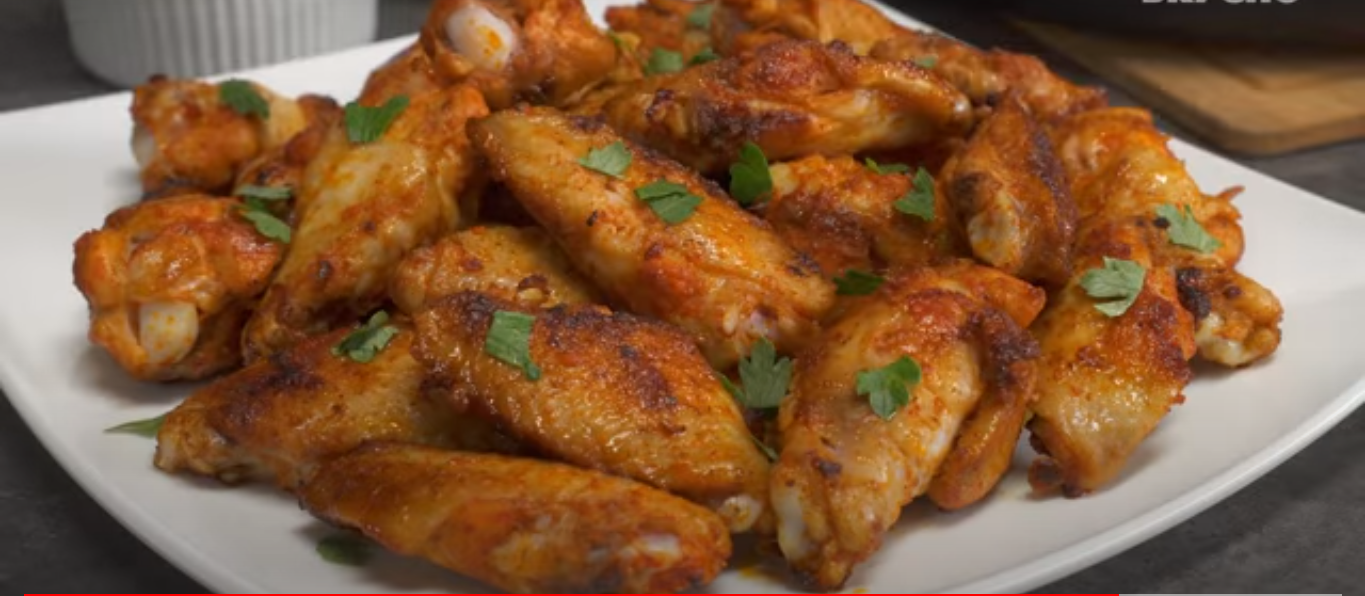 Вкуснейшие куриные крылышки с корочкой на сковороде без фритюра, кляра или муки (8167) | Povkusu.com