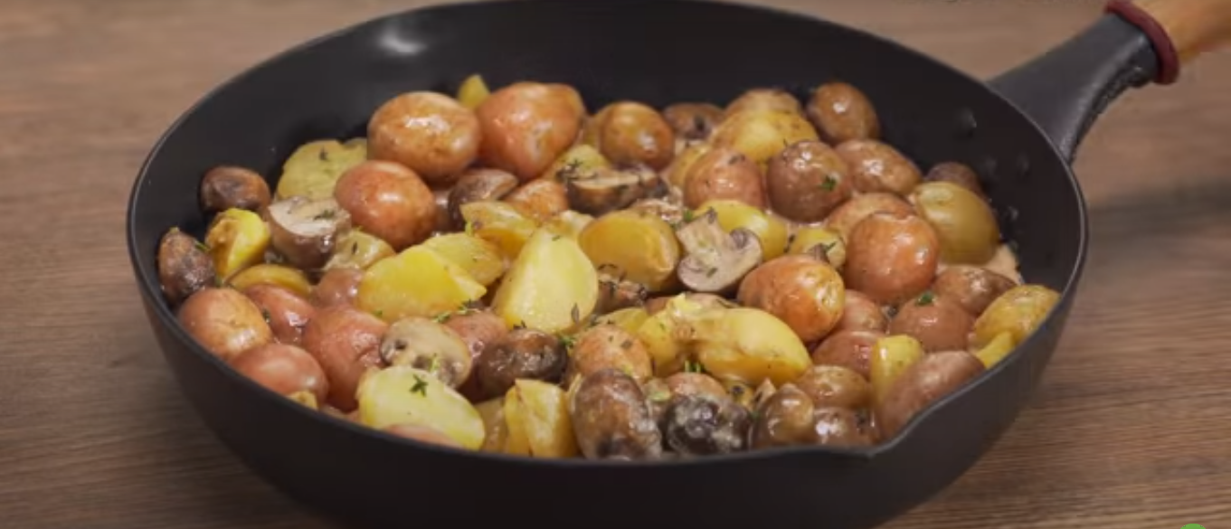 Грибы и картошка в сливочном соусе на ужин или обед (9628) | Povkusu.com