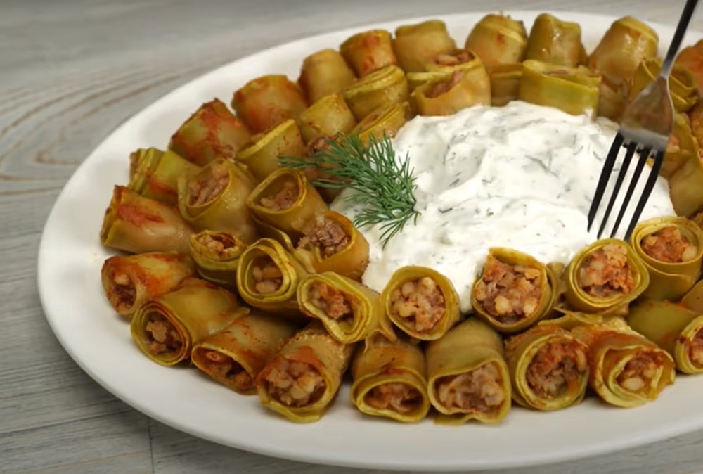Турецкие мясные ролы из кабачков с ароматным соусом (11632) | Povkusu.com