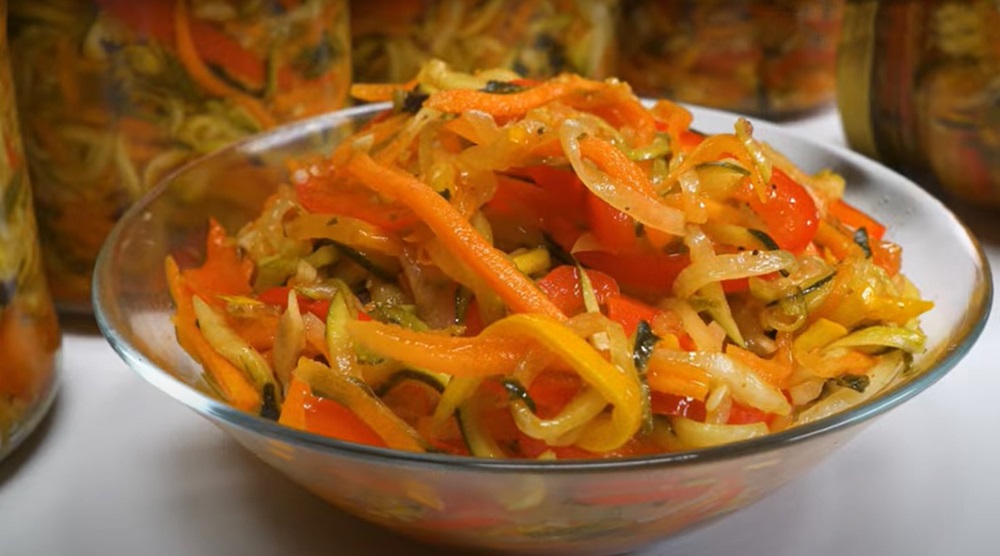 Кабачковый салат по-корейски на зиму (11545) | Povkusu.com