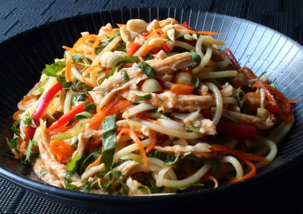 Asian salad with chicken and noodles (17274) | Povkusu.com